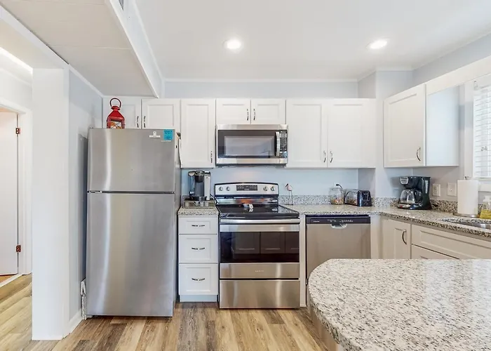 Balmoral Cove I - D Apartment