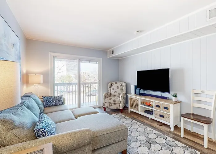 Balmoral Cove I - D Apartment